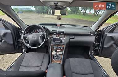 Седан Mercedes-Benz C-Class 2005 в 