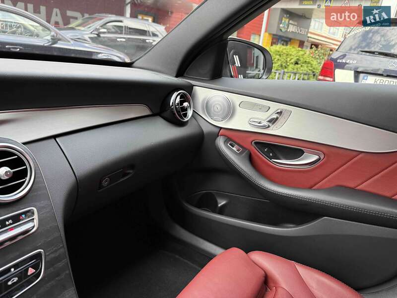 Седан Mercedes-Benz C-Class 2018 в Львове