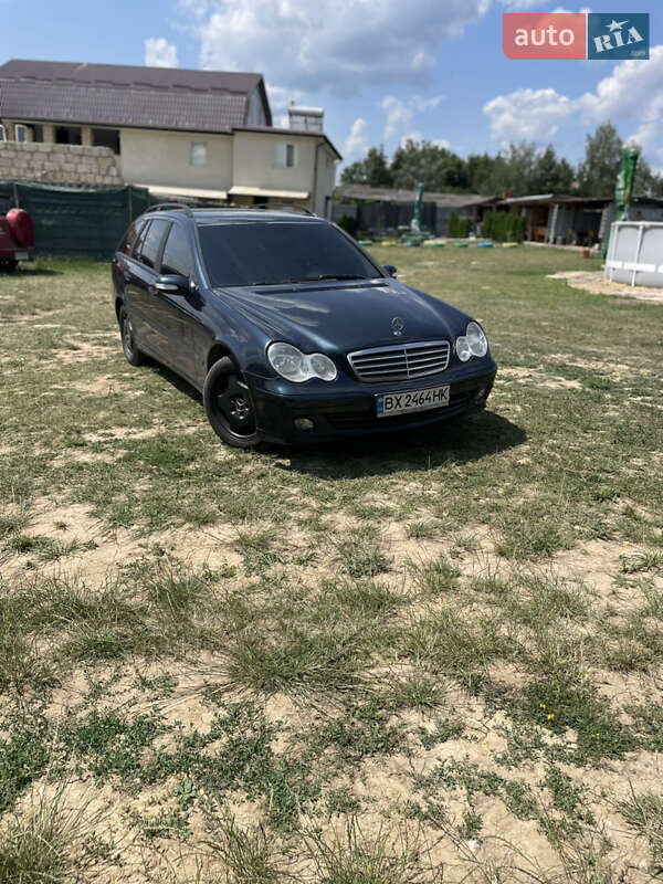 Mercedes-Benz C-Class 2004