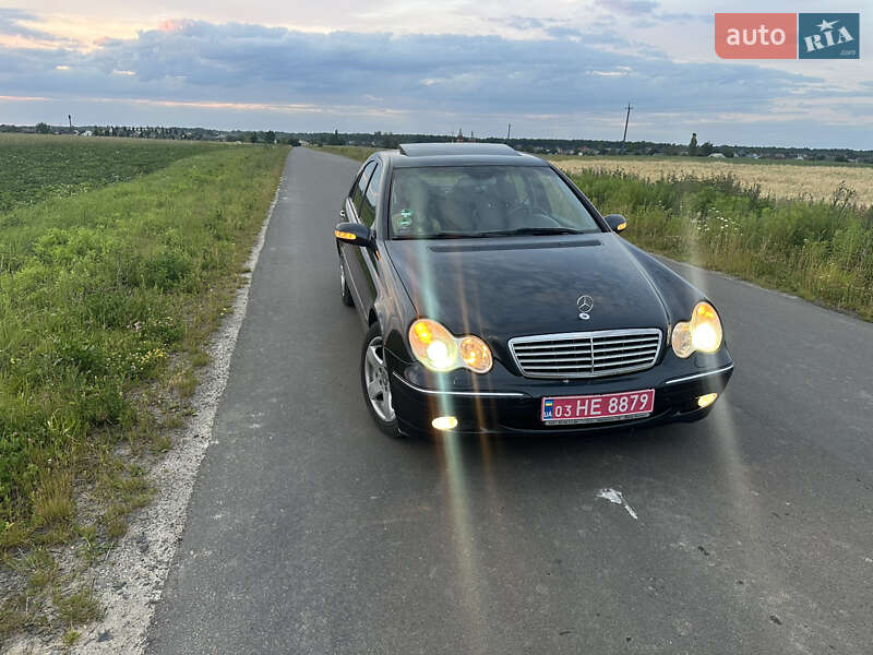 Седан Mercedes-Benz C-Class 2003 в Луцке