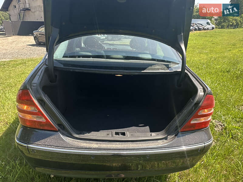 Седан Mercedes-Benz C-Class 2003 в Луцке