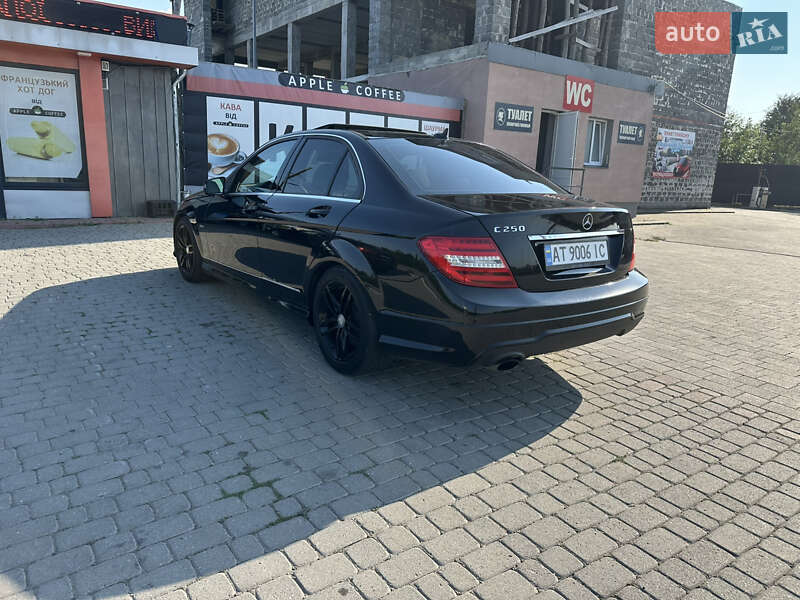 Седан Mercedes-Benz C-Class 2012 в Ивано-Франковске