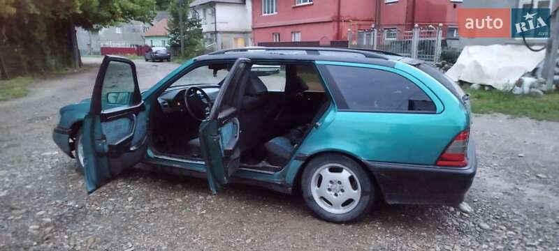 Універсал Mercedes-Benz C-Class 1996 в Чернівцях