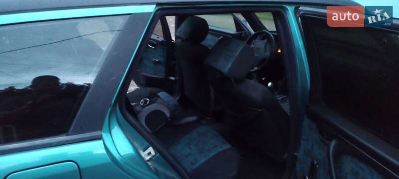 Універсал Mercedes-Benz C-Class 1996 в Чернівцях