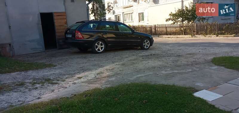 Универсал Mercedes-Benz C-Class 2004 в Львове