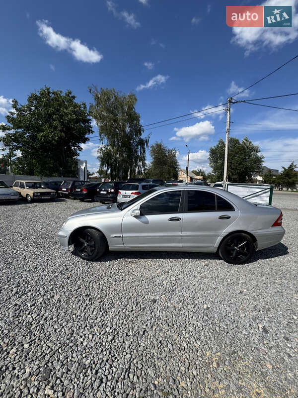 Седан Mercedes-Benz C-Class 2000 в Дергачах