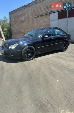 Седан Mercedes-Benz C-Class 2005 в 