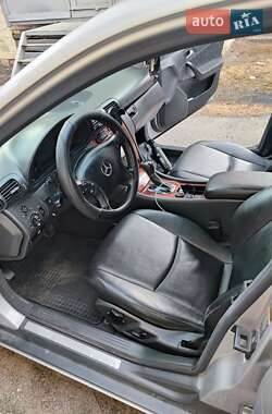Седан Mercedes-Benz C-Class 2004 в 