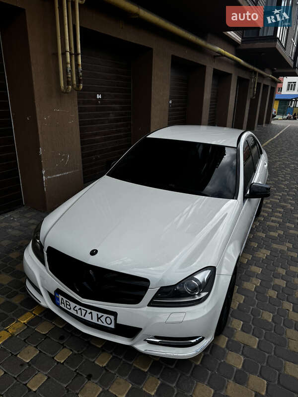 Седан Mercedes-Benz C-Class 2011 в Вінниці