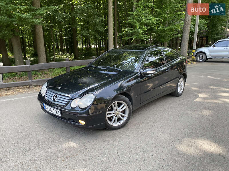 Купе Mercedes-Benz C-Class 2002 в 