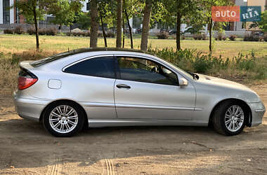 Купе Mercedes-Benz C-Class 2001 в 