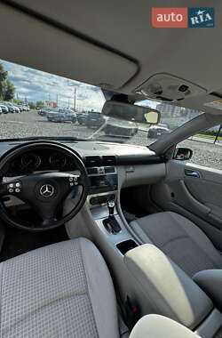 Купе Mercedes-Benz C-Class 2004 в 