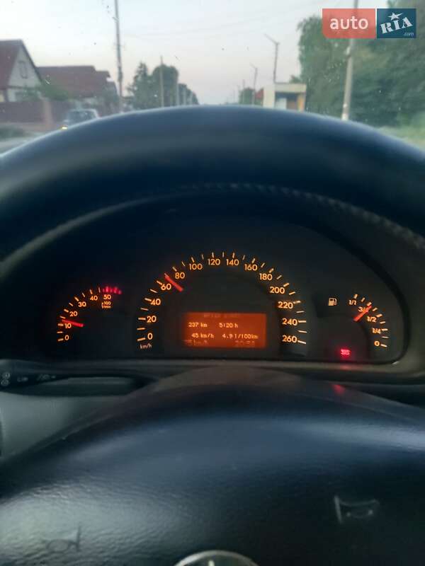Універсал Mercedes-Benz C-Class 2002 в Узині