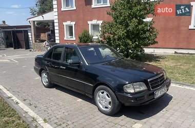 Седан Mercedes-Benz C-Class 1994 в Чернівцях