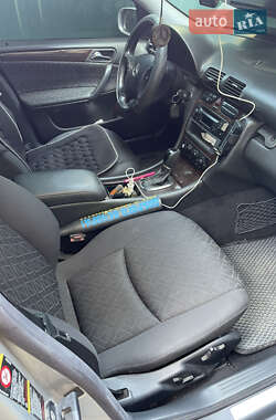 Универсал Mercedes-Benz C-Class 2003 в 