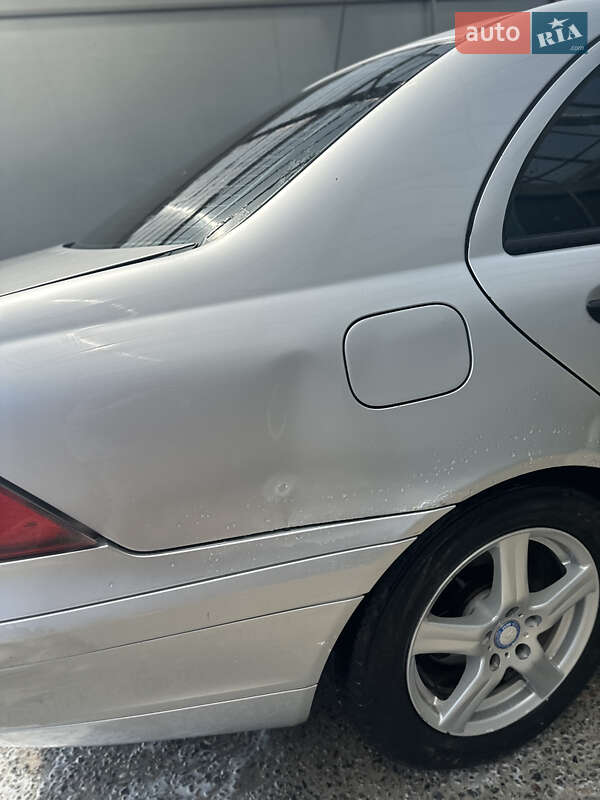 Седан Mercedes-Benz C-Class 2002 в Днепре