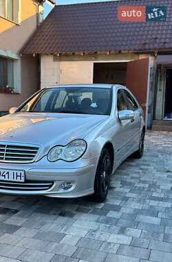 Седан Mercedes-Benz C-Class 2004 в Ивано-Франковске