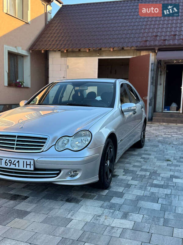 Mercedes-Benz C-Class 2004