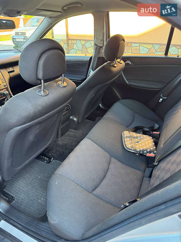 Седан Mercedes-Benz C-Class 2004 в Ивано-Франковске