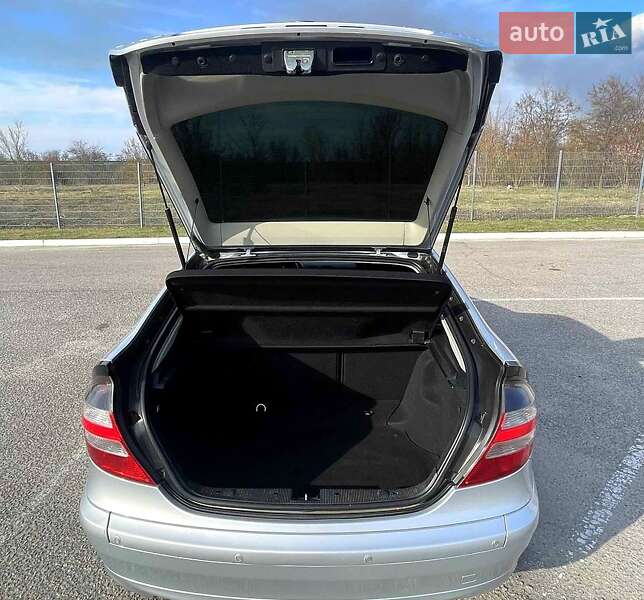 Универсал Mercedes-Benz C-Class 2004 в Новой Водолаге