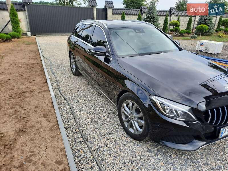Універсал Mercedes-Benz C-Class 2017 в Івано-Франківську