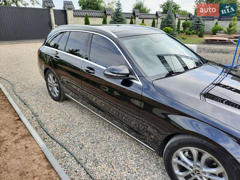 Універсал Mercedes-Benz C-Class 2017 в Івано-Франківську