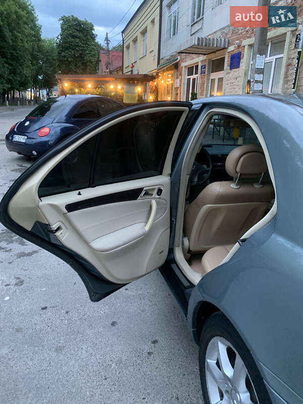 Седан Mercedes-Benz C-Class 2006 в Николаеве