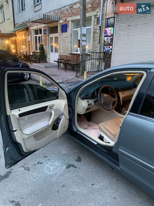 Седан Mercedes-Benz C-Class 2006 в Николаеве