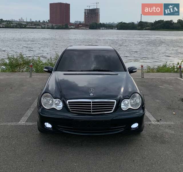 Mercedes-Benz C-Class 2004