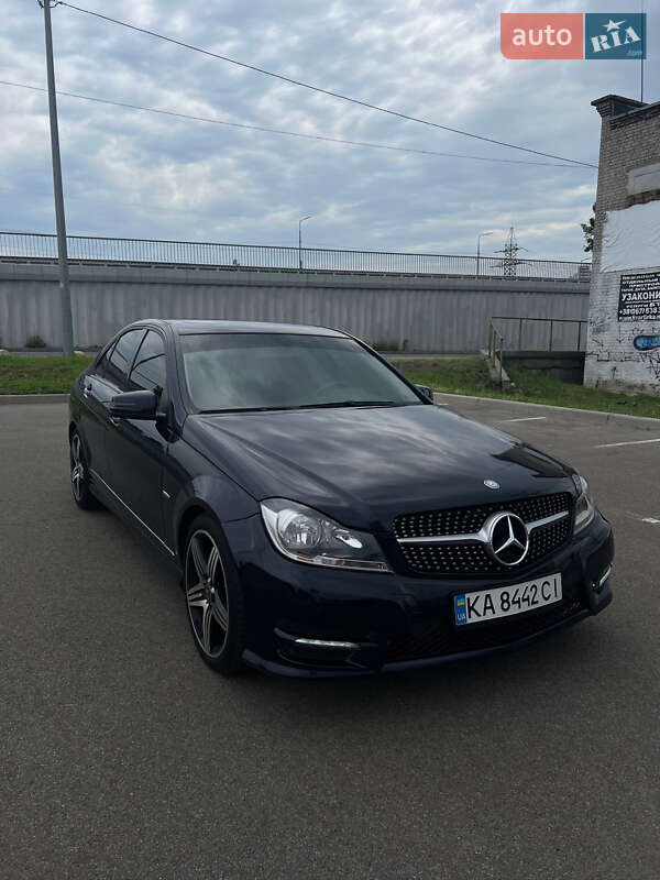Седан Mercedes-Benz C-Class 2011 в Києві