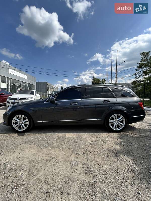 Универсал Mercedes-Benz C-Class 2012 в Сумах