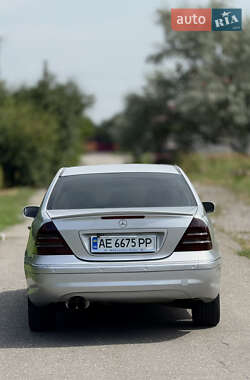 Седан Mercedes-Benz C-Class 2005 в 