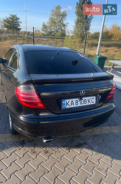 Купе Mercedes-Benz C-Class 2003 в 