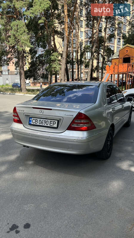Седан Mercedes-Benz C-Class 2003 в Чернігові