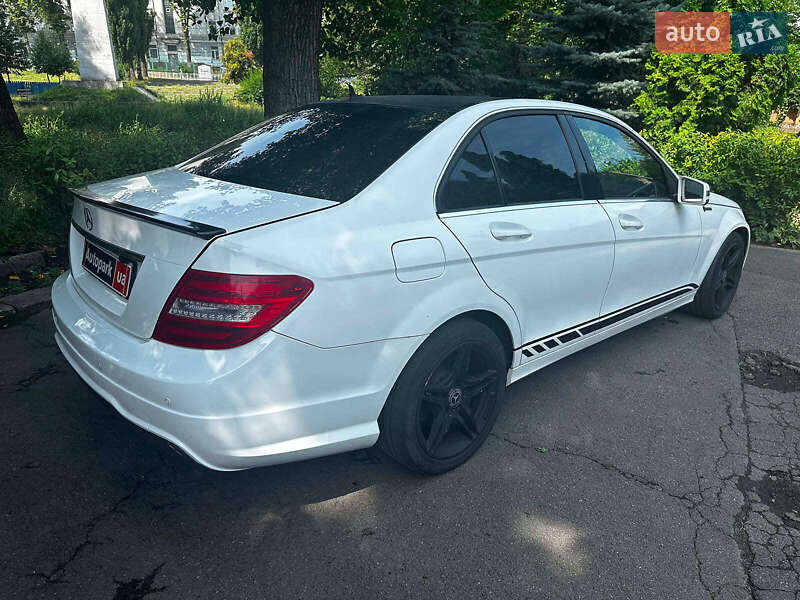 Седан Mercedes-Benz C-Class 2012 в Киеве