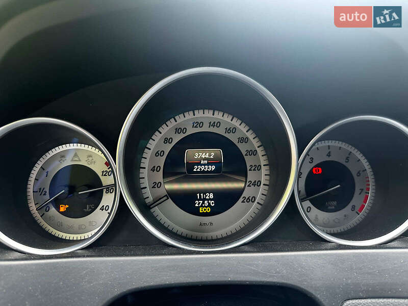 Седан Mercedes-Benz C-Class 2012 в Киеве