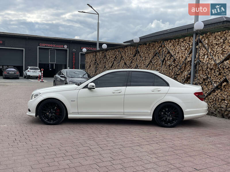 Седан Mercedes-Benz C-Class 2009 в Ивано-Франковске фото 3 Седан Mercedes-Benz C-Class 2009 в Ивано-Франковске