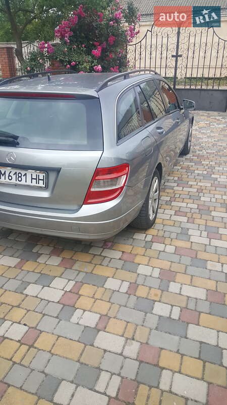 Универсал Mercedes-Benz C-Class 2010 в Бердичеве
