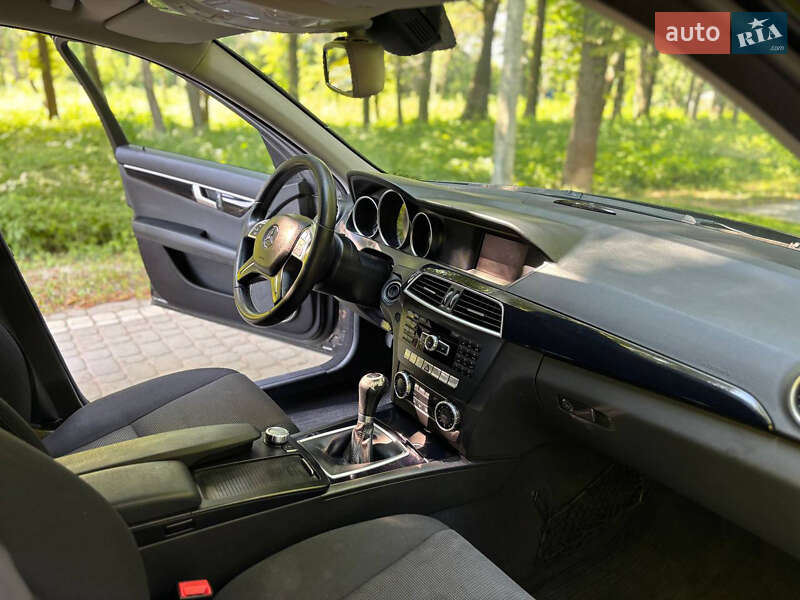 Универсал Mercedes-Benz C-Class 2013 в Жовкве