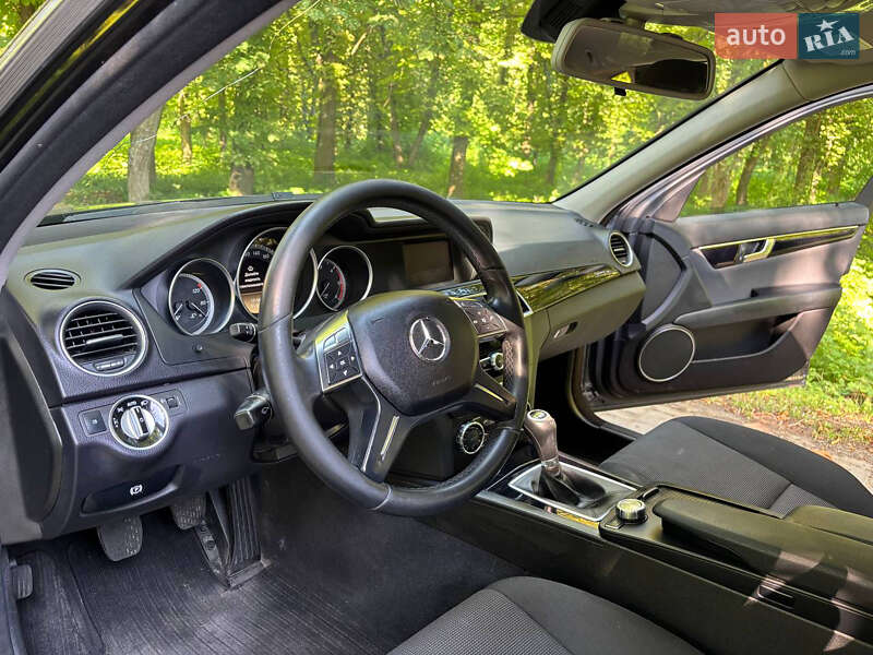 Универсал Mercedes-Benz C-Class 2013 в Жовкве