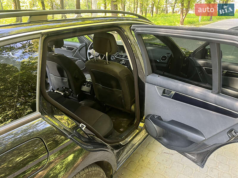 Универсал Mercedes-Benz C-Class 2013 в Львове