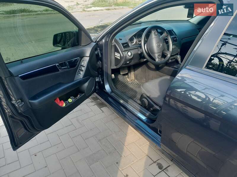 Универсал Mercedes-Benz C-Class 2008 в Кривом Роге