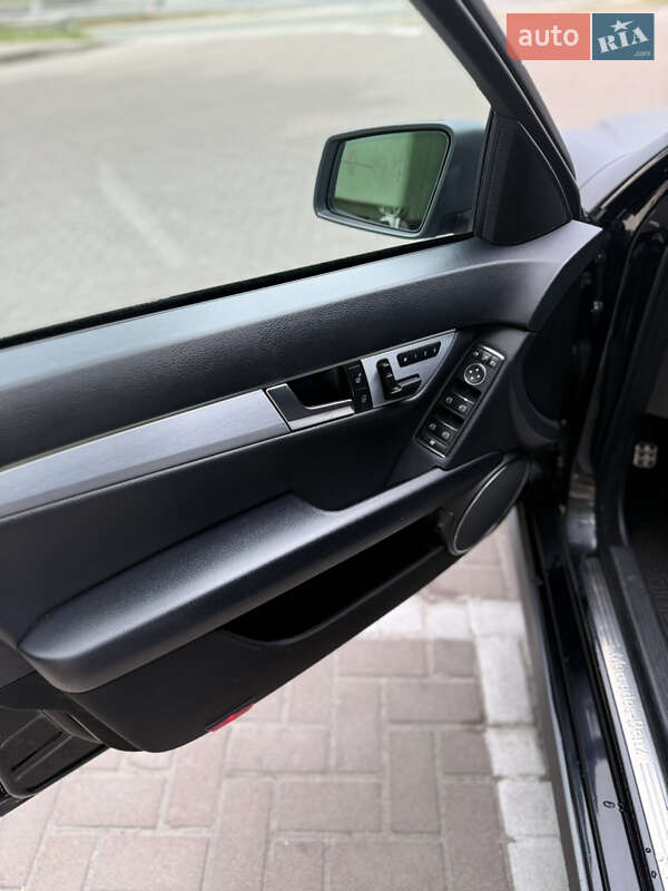 Седан Mercedes-Benz C-Class 2011 в Києві