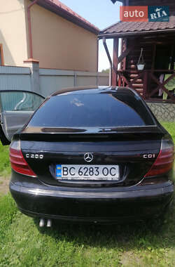 Седан Mercedes-Benz C-Class 2003 в Львове