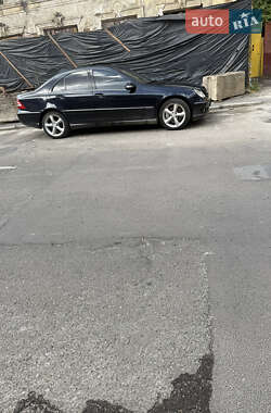 Седан Mercedes-Benz C-Class 2005 в 