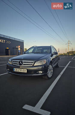 Універсал Mercedes-Benz C-Class 2009 в Чернігові