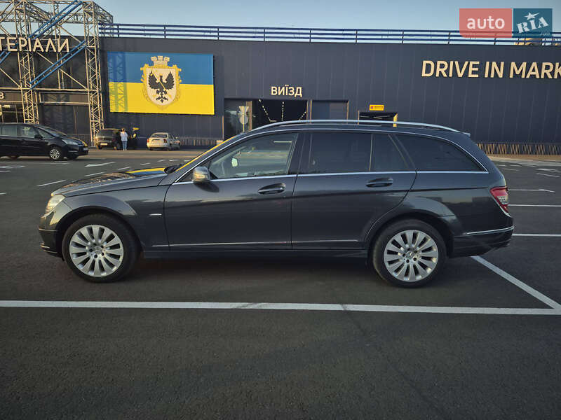 Універсал Mercedes-Benz C-Class 2009 в Чернігові