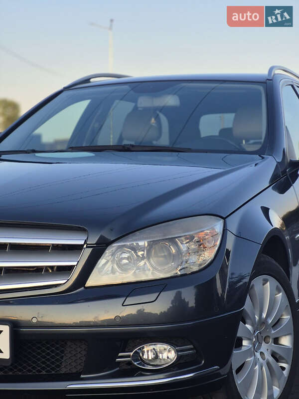 Універсал Mercedes-Benz C-Class 2009 в Чернігові