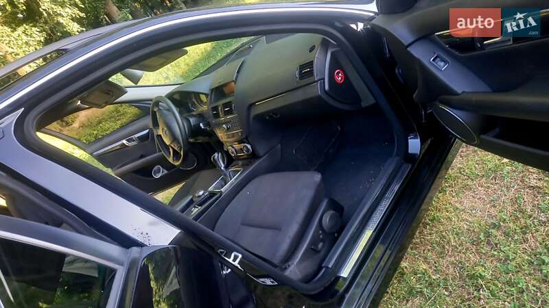 Универсал Mercedes-Benz C-Class 2009 в Ивано-Франковске