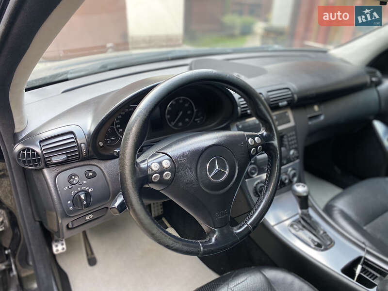 Універсал Mercedes-Benz C-Class 2004 в Львові